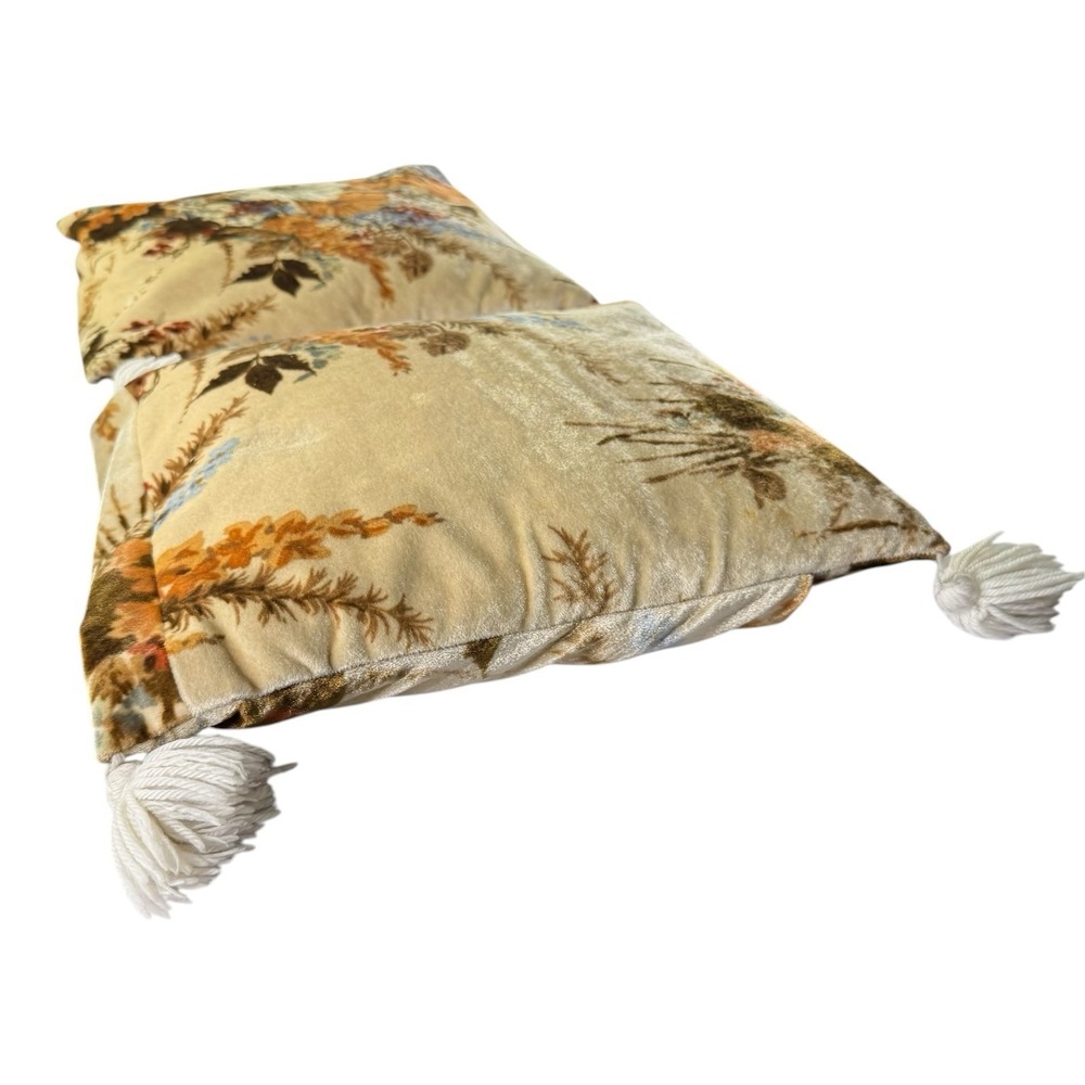 Vintage 1978 Warner Fabric Corp Floral Velvet Tassel Throw Pillows Set of 4 - Picture 4 of 13